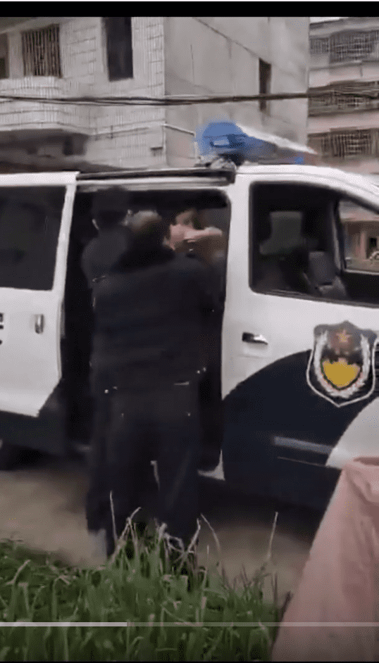 Carro de la policía de China - Video 4